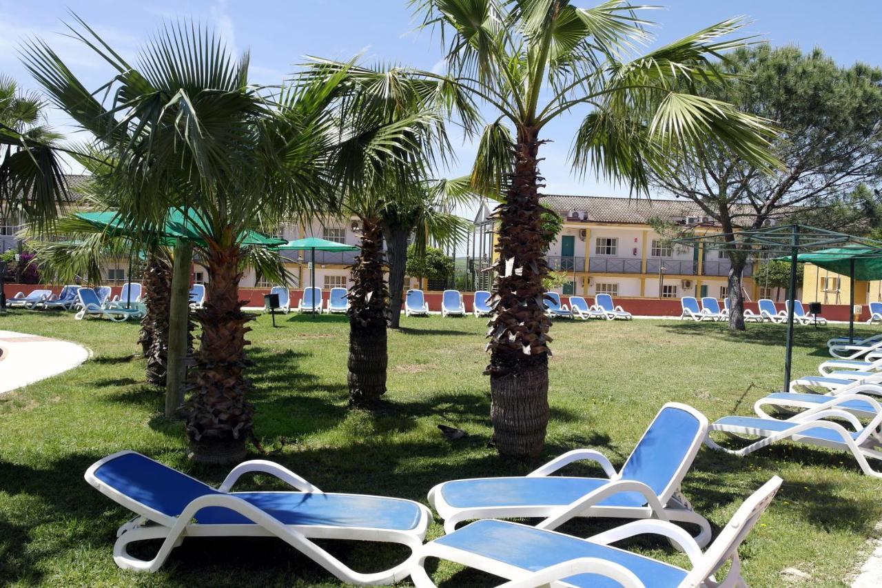 Hotel Jm Jardin De La Reina Guillena Exterior photo